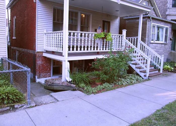 Cozy Vintage Near Downtown *